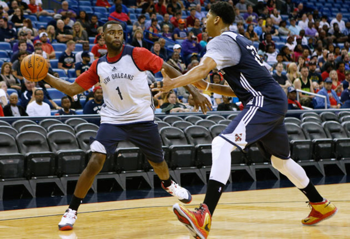 tyreke-anthony-davis-camp.jpg